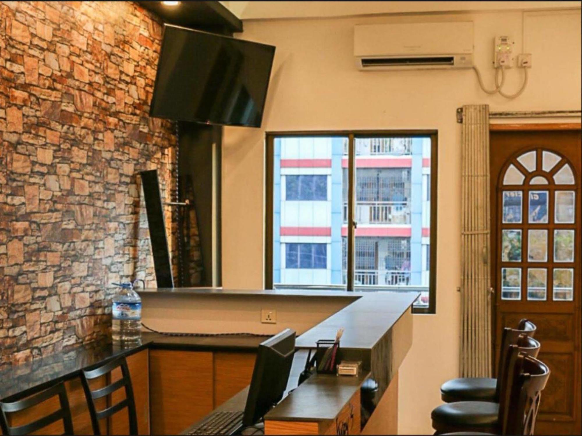 Hotel Wayfarer'S Rest à Yangon Extérieur photo